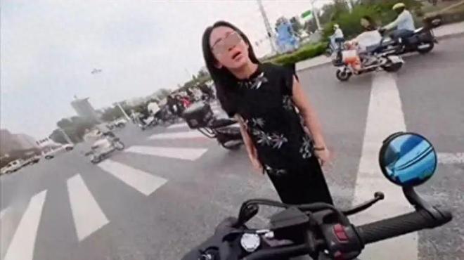 后续：女司机气到流产公布完整行车记录仪k8凯发国际登录河北女司机与骑手冲突(图4)